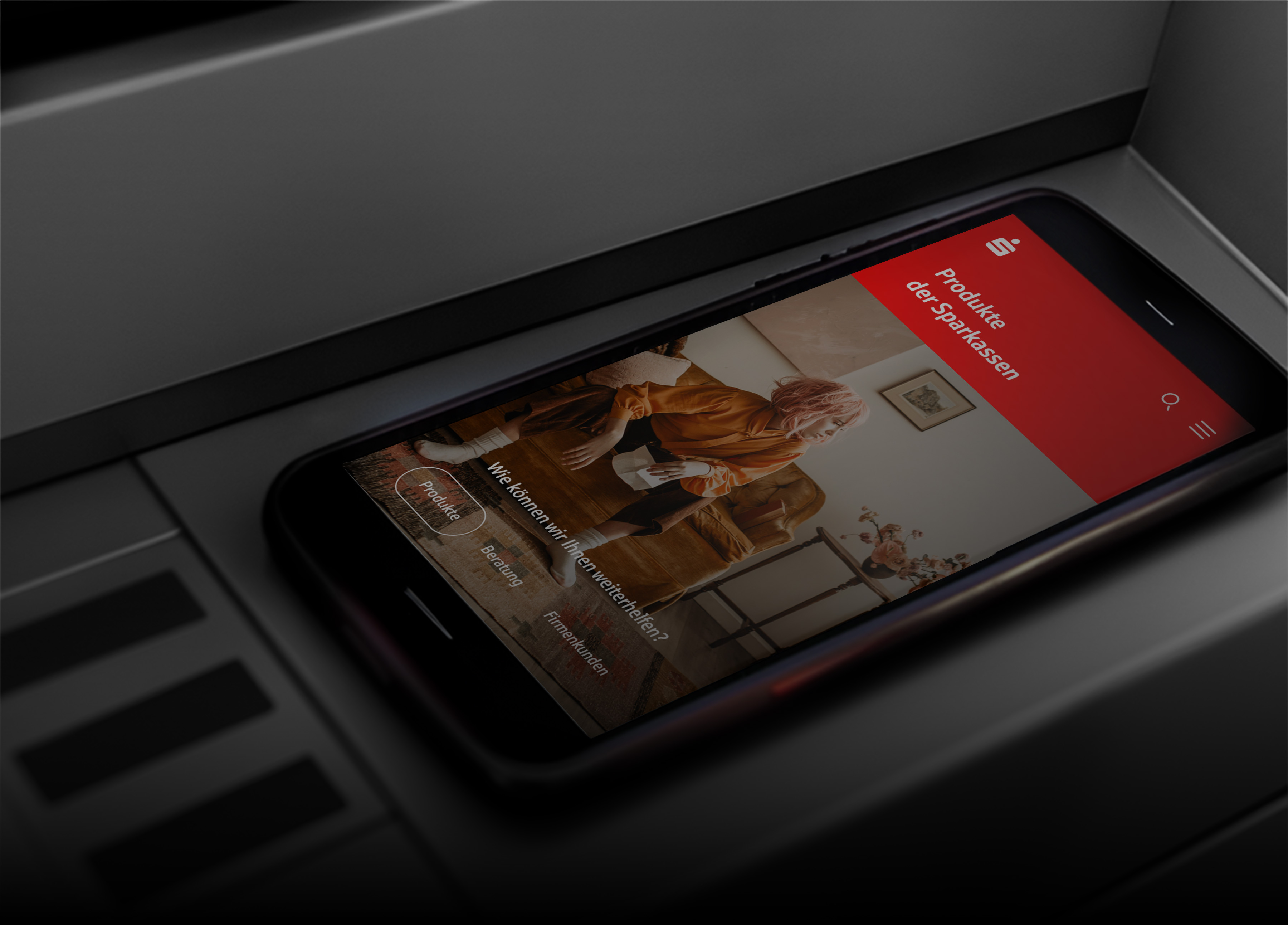 Sparkasse.de – Smartphone auf Geldautomat